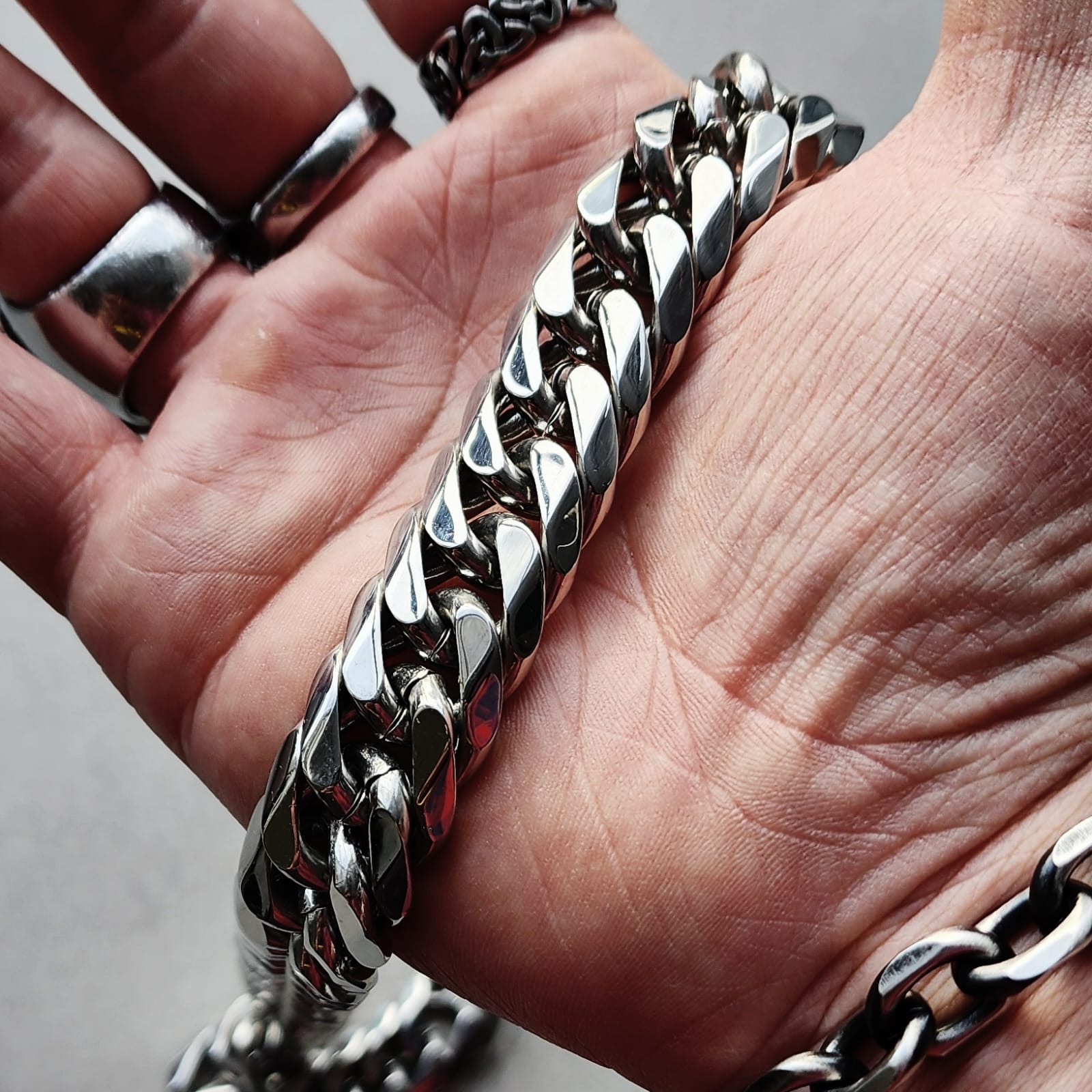 Cubannity Chain - Imagen 3