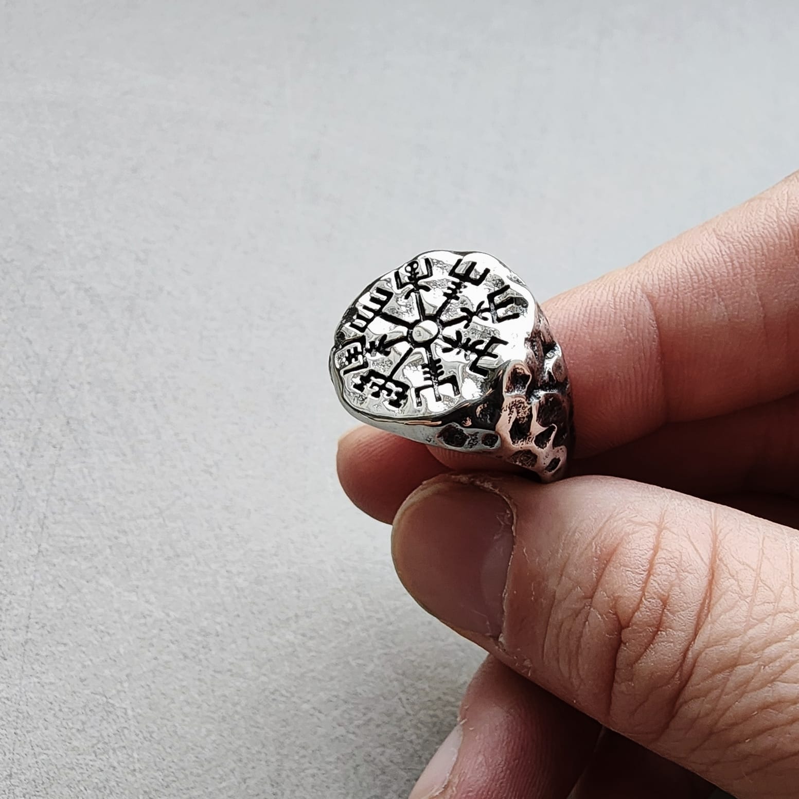 Vegvisir Rock Ring - Imagen 3