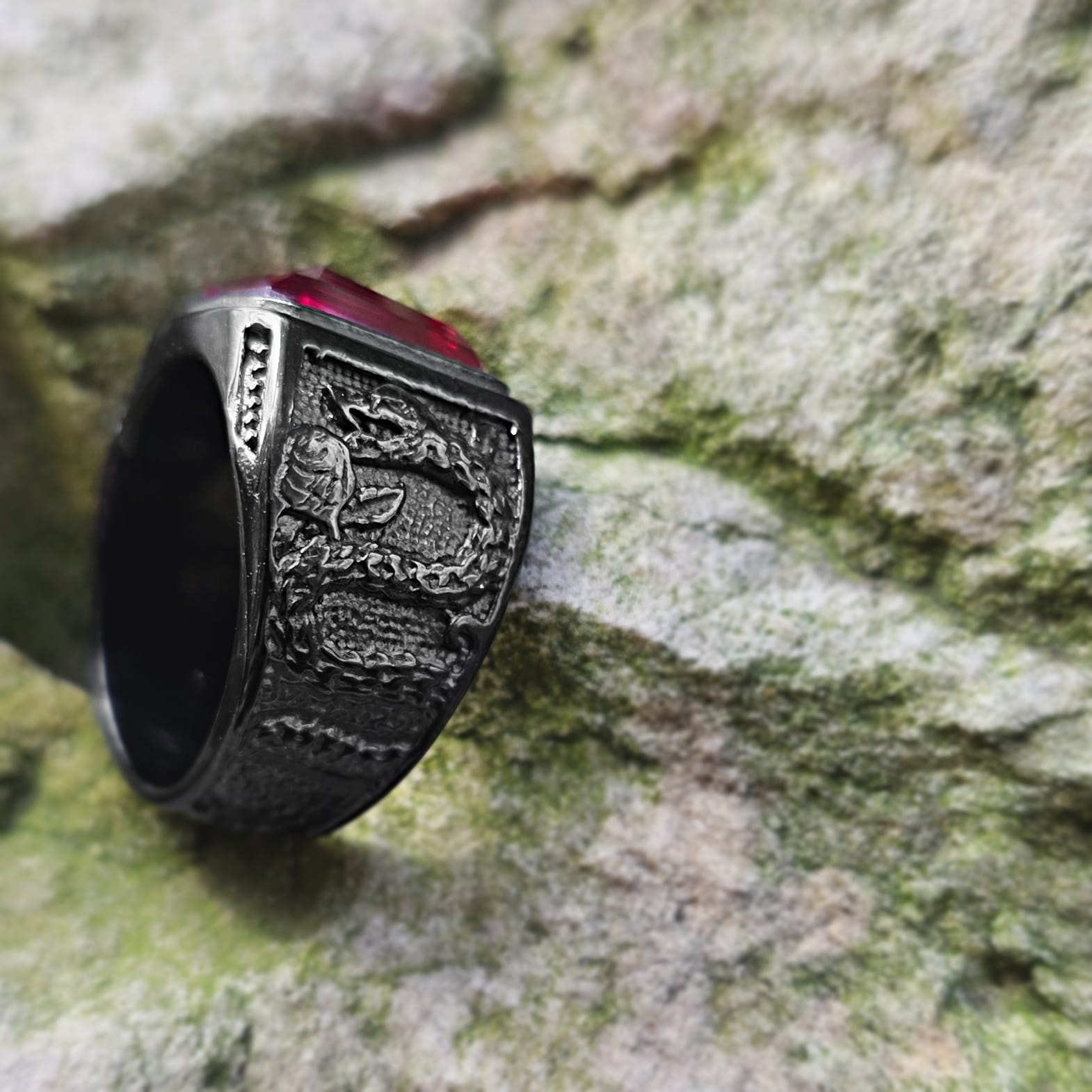 Red Snake Ring - Imagen 4